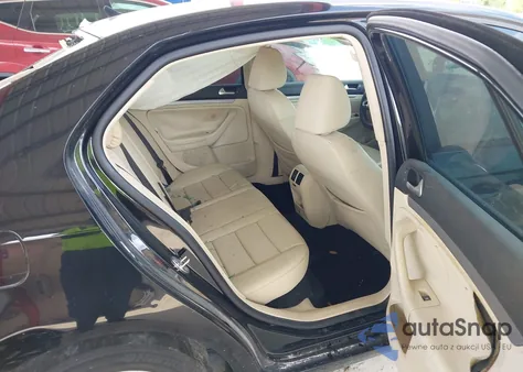 2010 Volkswagen Jetta Limited Edition из США, поврежденный, VIN 3VWAZ7AJ1AM096355